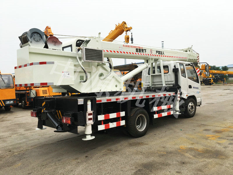 8吨汽车吊凯马系列