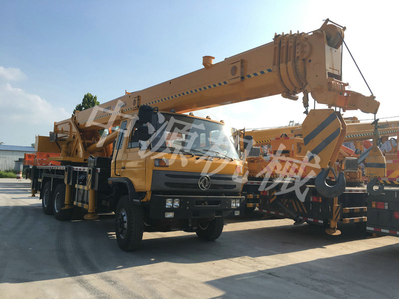 25吨吊车